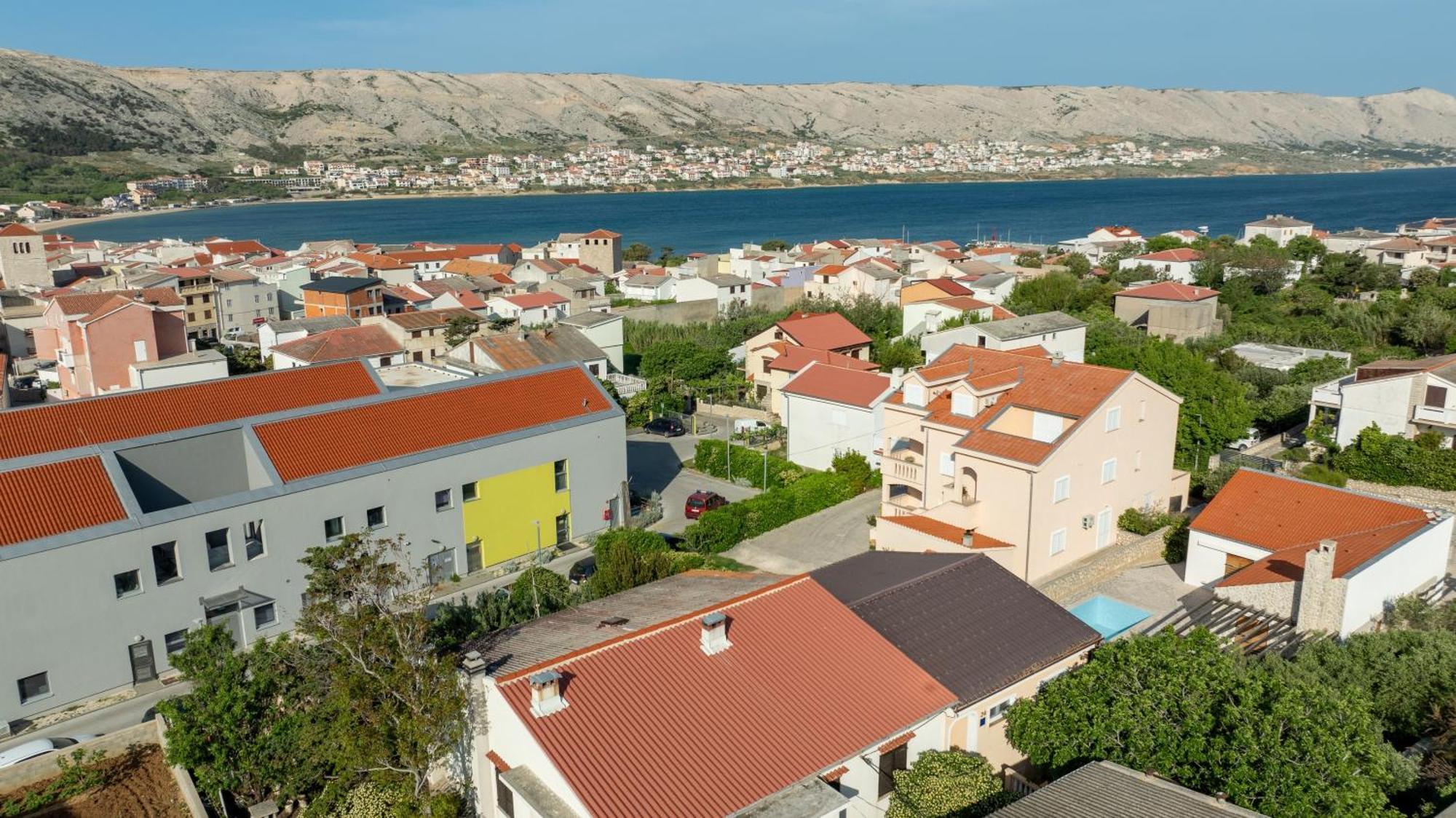 Apartment Wish - Two Bedrooms With 2 Ac Renewed Pag Town Bagian luar foto